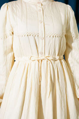 Sim Çizgili Güpür Detaylı Elbise Bej - Elbise