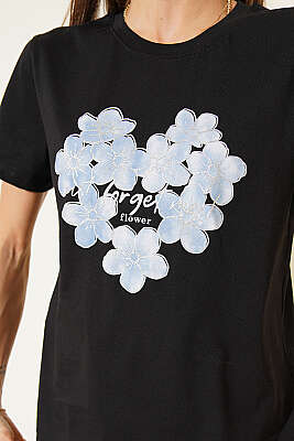 Simli Çiçek Baskılı T-shirt Siyah - Kadın Giyim Modelleri