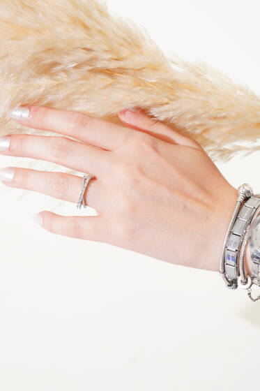 Sıra Taşlı Yüzük Gümüş - Yüzük