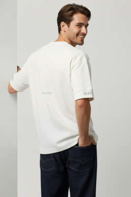 Sırt Yazılı Oversize Erkek T-shirt Beyaz - Erkek T-shirt