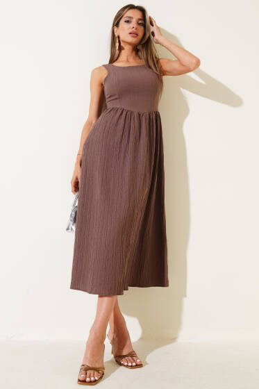 Sırtı U Yaka Elbise Kahve - Kadın Giyim Modelleri