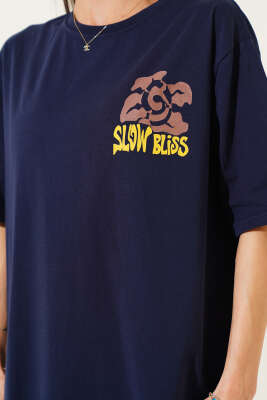 Slow Bliss Baskılı T-shirt Lacivert - Kadın Giyim Modelleri