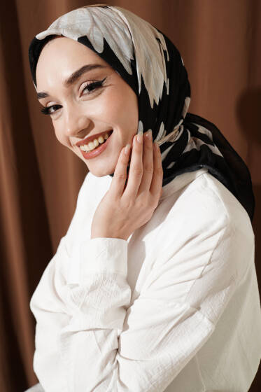 Soft Floral Baskılı Pamuklu Eşarp Siyah Bej - Yılın Fırsatı