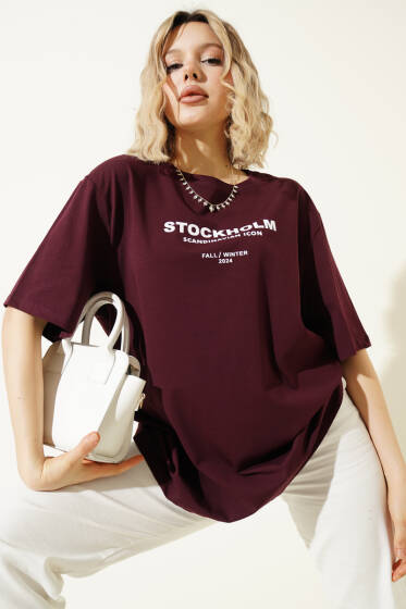 Stockholm Yazılı T-shirt Bordo - Kadın Giyim Modelleri