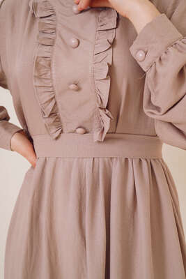 Süs Buton Düğmeli Fırfırlı Elbise Vizon - Thumbnail
