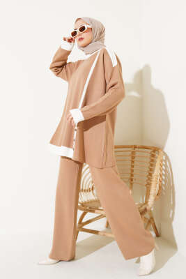 Tahta Düğme Detaylı Triko İkili Takım Bisküvi 