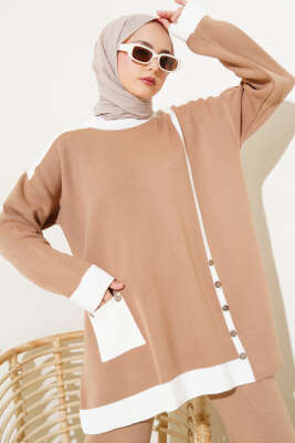 Tahta Düğme Detaylı Triko İkili Takım Bisküvi - Triko İkili Takım