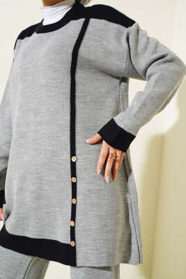 Tahta Düğme Detaylı Triko İkili Takım Gri - Triko İkili Takım