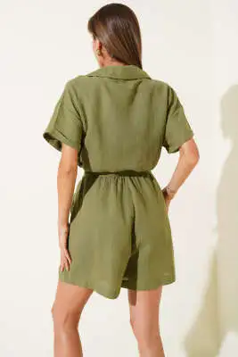 Tahta Düğmeli Kuşaklı Mini Tulum Haki - Kadın Giyim Modelleri
