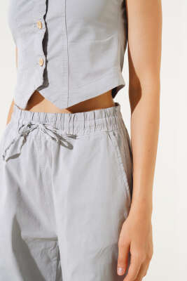 Tahta Düğmeli Yelekli İkili Takım Gri - Kadın Giyim Modelleri