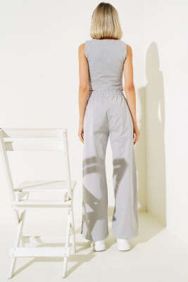 Tahta Düğmeli Yelekli İkili Takım Gri - Kadın Giyim Modelleri