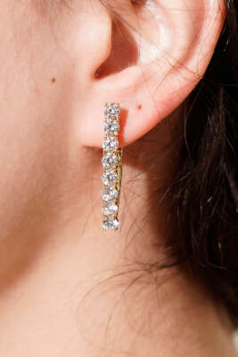 Tam Tur Zirkon Taşlı Sıralı Su Yolu Küpe Gold - Küpe