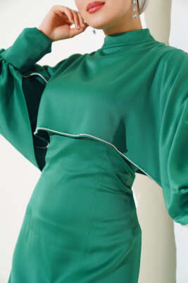 Taş Detaylı Pelerin Elbise Yeşil - Tesettür Elbise