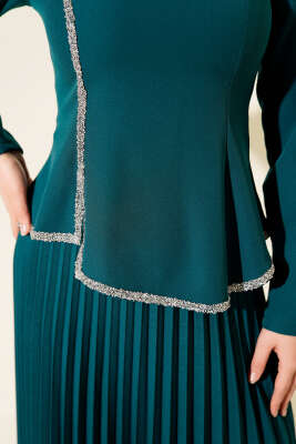 Taş Detaylı Pileli Etekli İkili Takım Zümrüt Yeşili - İkili Takım