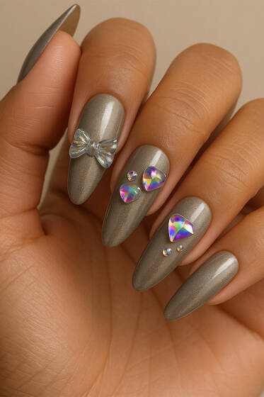 Taş Detaylı Takma Tırnak Füme - Tırnak Aksesuarları