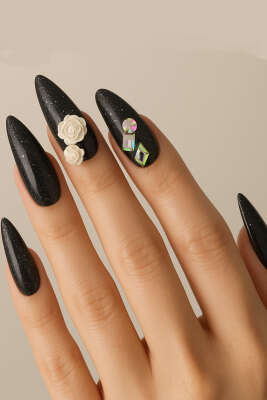 Taş Detaylı Takma Tırnak Siyah 