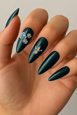 Taş Detaylı Takma Tırnak Zümrüt 