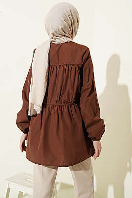 Taş Düğmeli Büzgülü Gömlek Kahve - Gömlek