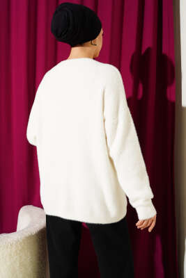 Taş Düğmeli Sakallı Yumoş Hırka Ekru - Hırka