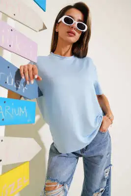 Taş Kristal T-shirt Mavi - Kadın Giyim Modelleri