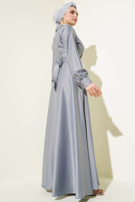 Taş Kuşaklı Kruvaze Yaka Saten Elbise Gri - Tesettür Elbise
