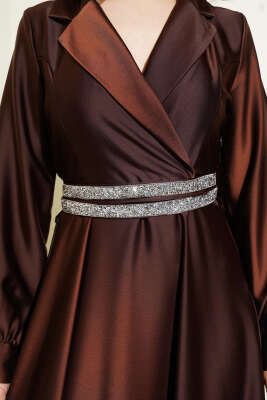 Taş Kuşaklı Kruvaze Yaka Saten Elbise Kahve - Tesettür Elbise