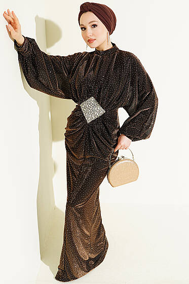 Taş Süslemeli Bel Taş Büzgülü Abiye Kahve - Elbise