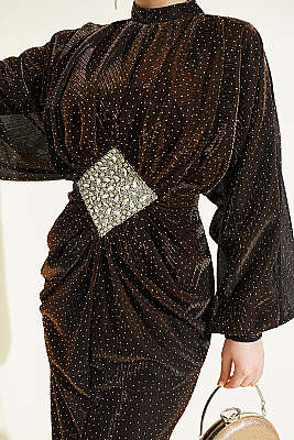 Taş Süslemeli Bel Taş Büzgülü Abiye Kahve - Elbise