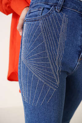 Taş Süslemeli Dar Paça Jean Pantolon Orta Kot - 4