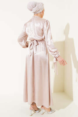 Taş Süslemeli Kuşaklı Jakar Elbise Bej - Tesettür Elbise