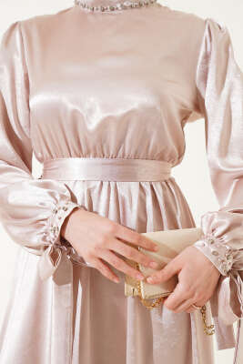 Taş Süslemeli Kuşaklı Jakar Elbise Bej - Tesettür Elbise