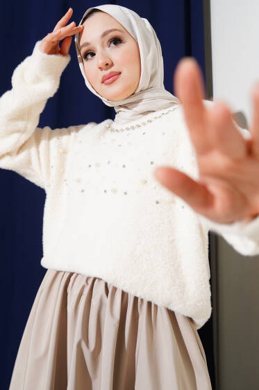 Taş Süslemeli Sakallı Kazak Vanilya - Triko Kazak