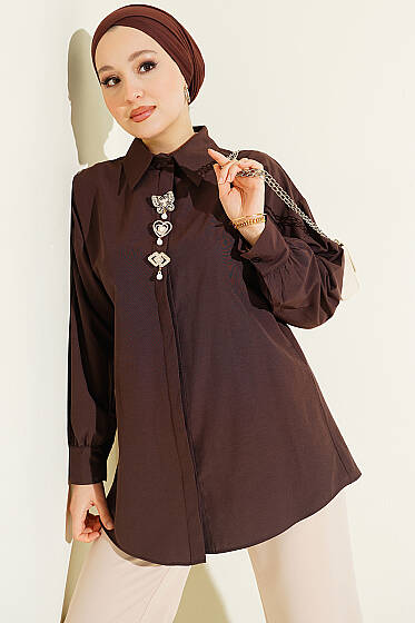 Taşlı Broşlu Gizli Düğmeli Gömlek Kahve - Gömlek