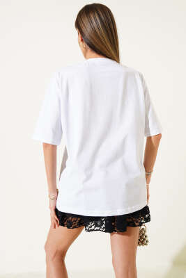 Taşlı Kalp Dekolteli T-shirt Beyaz - Yılın Fırsatı