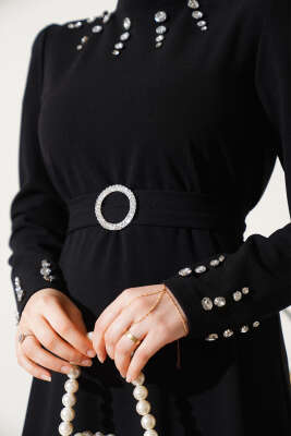 Taşlı Kemer Tokalı Elbise Siyah - Tesettür Elbise