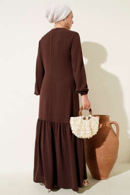 Taşlı Kuş Gözü Detaylı Bağlamalı Elbise Kahve - Tesettür Elbise