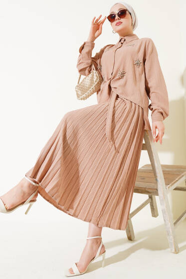 Taşlı Önü Bağlamalı Etekli İkili Takım Latte - İkili Takım