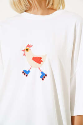 Tavuk Nakışlı T-shirt Ekru - Kadın Giyim Modelleri