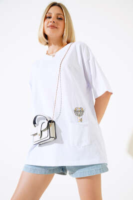 Tavus Kuşu Nakışlı T-shirt Beyaz - Kadın Giyim Modelleri