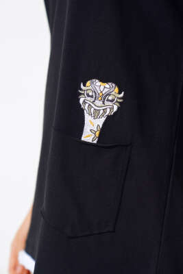 Tavus Kuşu Nakışlı T-shirt Siyah - Kadın Giyim Modelleri