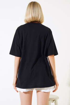 Tavus Kuşu Nakışlı T-shirt Siyah - Kadın Giyim Modelleri