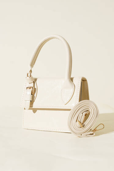 Tek Kemer Detaylı Rugan Çanta Krem - Kol Çantası