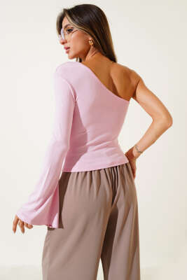 Tek Kol Metal Aksesuarlı Bluz Pembe - Yılın Fırsatı
