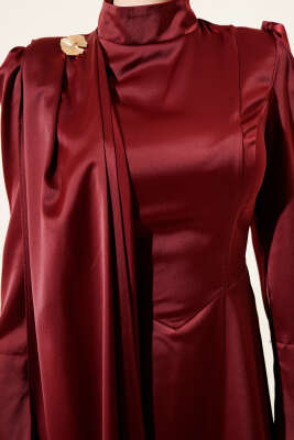 Tek Omuz Pelerinli Saten Abiye Bordo - Elbise