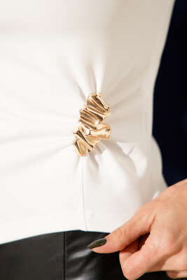 Toka Büzgü Detaylı Bluz Ekru - Yılın Fırsatı