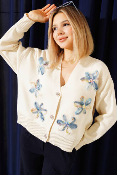 Tül Çiçekli Düğmeli Triko Kısa Hırka Bej Mavi - Yılın Fırsatı