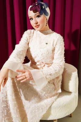 Tül Detaylı Sakallı Kloş Elbise Bej - Tesettür Elbise