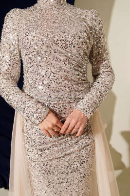 Tül Pelerinli Pul Payet Abiye Elbise Bej - Elbise