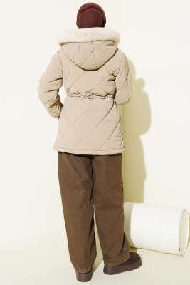 Tünelli Kapüşonlu Kısa Kapitone Mont Bej - Mont
