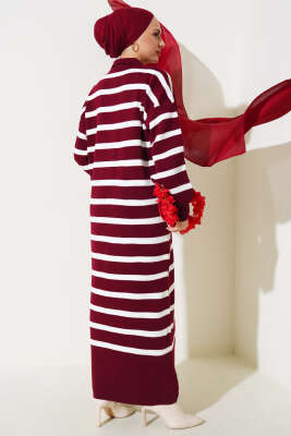 Üç Düğmeli Çizgili Triko Elbise Bordo - Tesettür Elbise